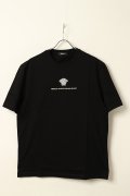 VERSACE ヴェルサーチ 刺繍入り メドゥーサ ミラノ Tシャツ{1013302-1A11054_1B000-BDA}