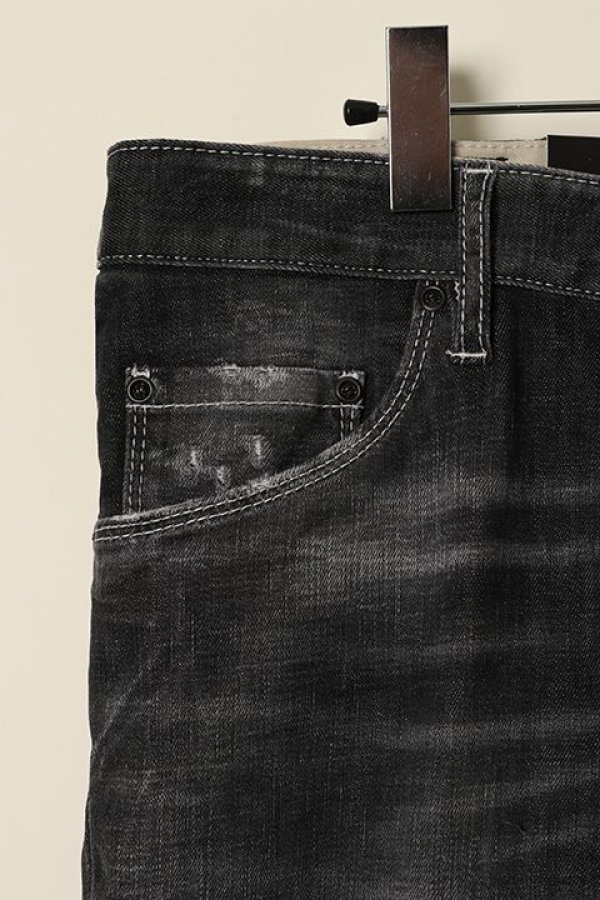 DSQUARED2 ディースクエアード Black Clean Wash Skater Jeans